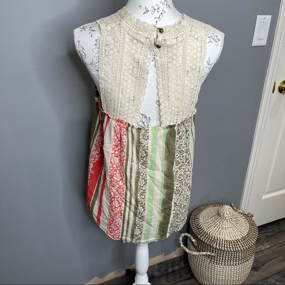 CAbi Womens Striped Lace Tank Top Blouse Green Red Floral Size Medium - Picture 2 of 3